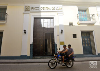 Banco Central de Cuba. Foto: Otmaro Rodríguez / Archivo.